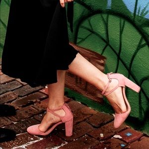 Christian Siriano - Kam Mauve suede pumps